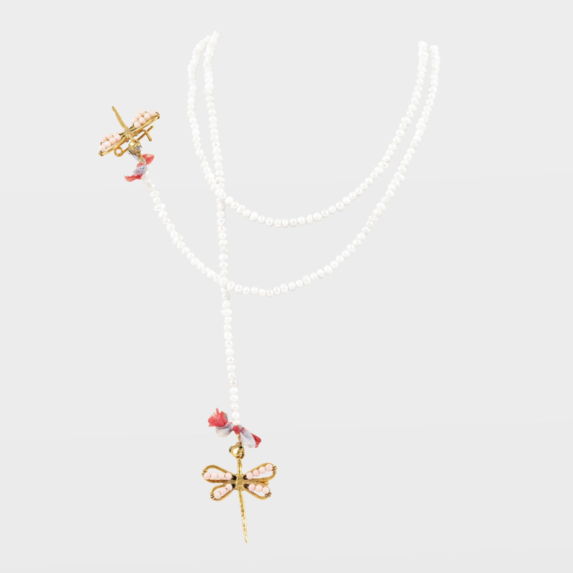 Pearl Detailed Dragonfly Figure Necklace