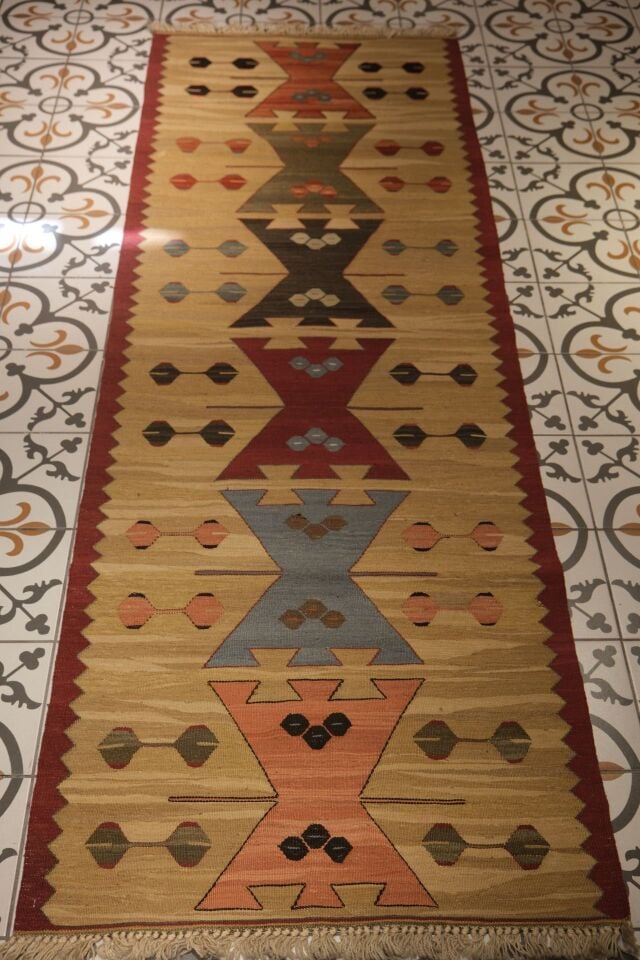 Wolf  Mouth Design Kilim Rug