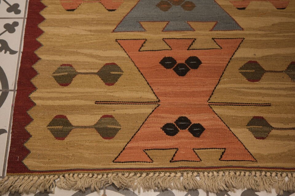 Wolf  Mouth Design Kilim Rug