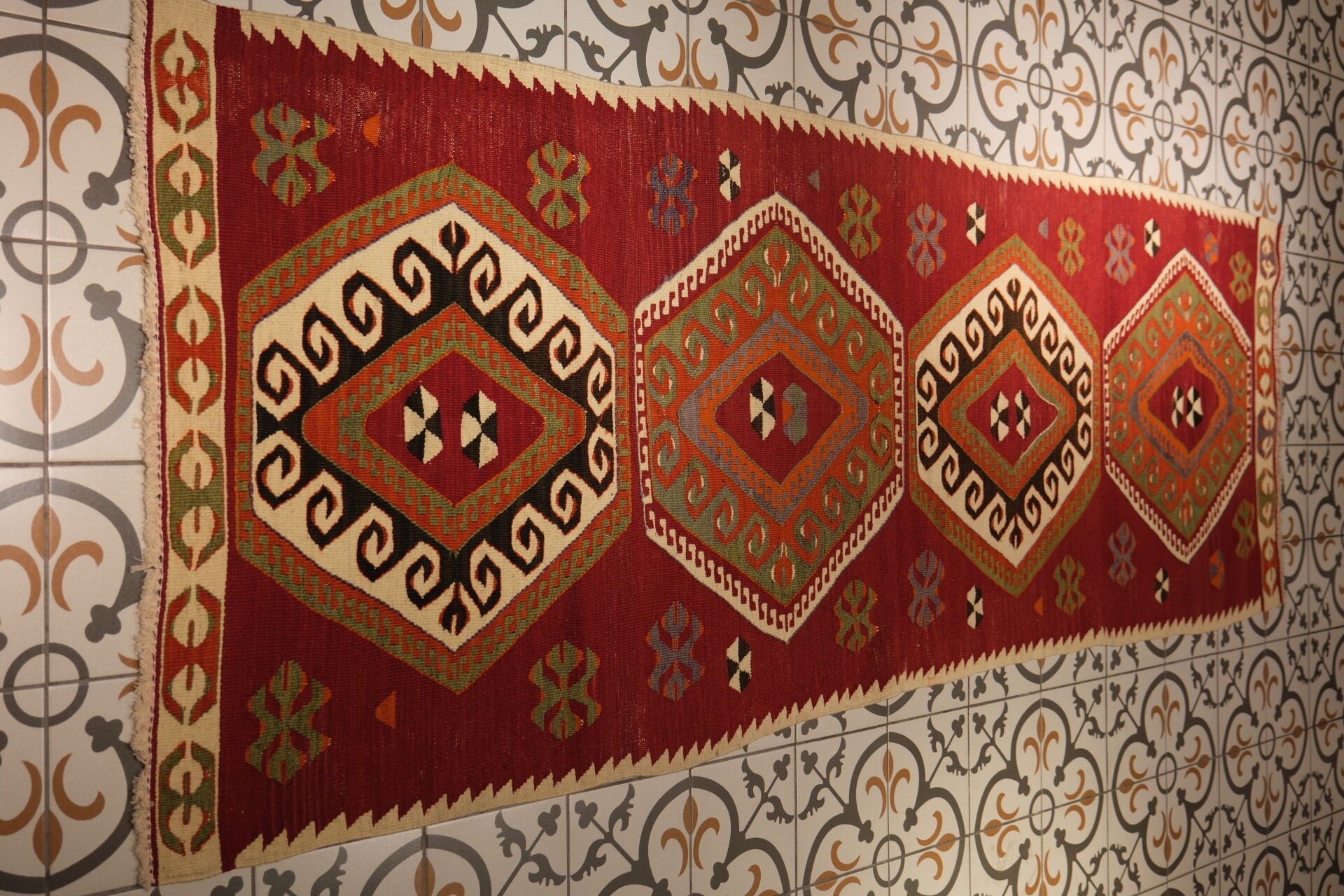 Vintage Mut Kilim Runner – 80-Year-Old Anatolian Handwoven Wool Rug