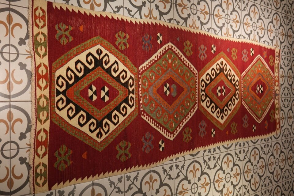 Vintage Mut Kilim Runner – 80-Year-Old Anatolian Handwoven Wool Rug