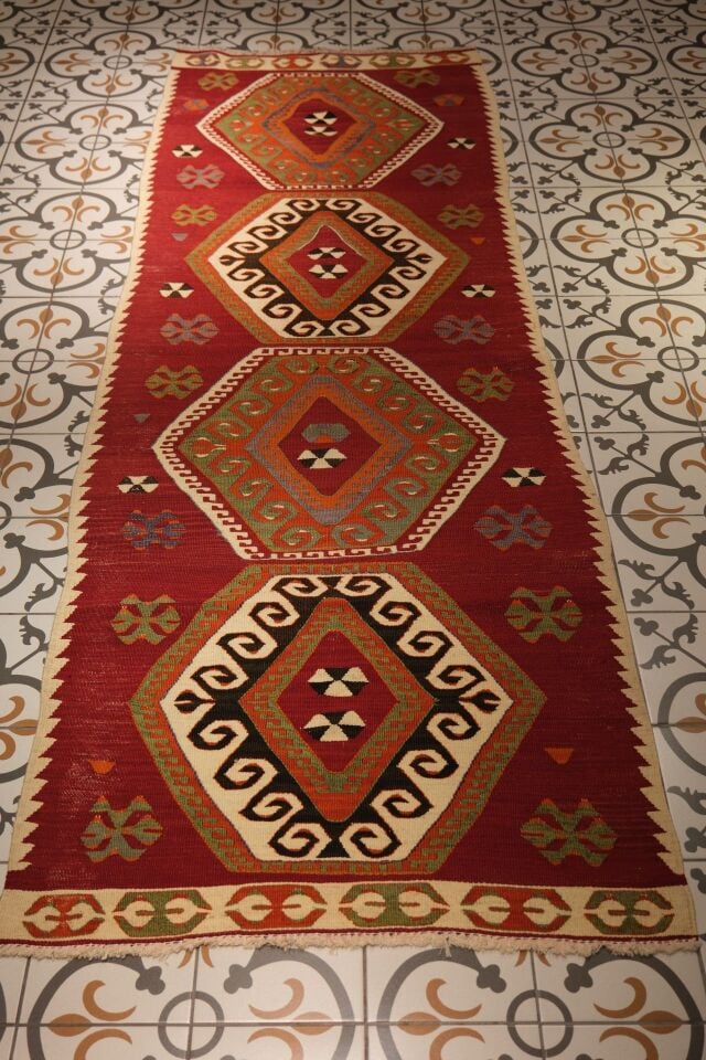 Vintage Mut Kilim Runner – 80-Year-Old Anatolian Handwoven Wool Rug