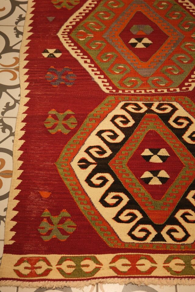 Vintage Mut Kilim Runner – 80-Year-Old Anatolian Handwoven Wool Rug