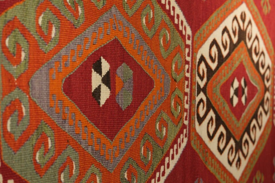 Vintage Mut Kilim Runner – 80-Year-Old Anatolian Handwoven Wool Rug