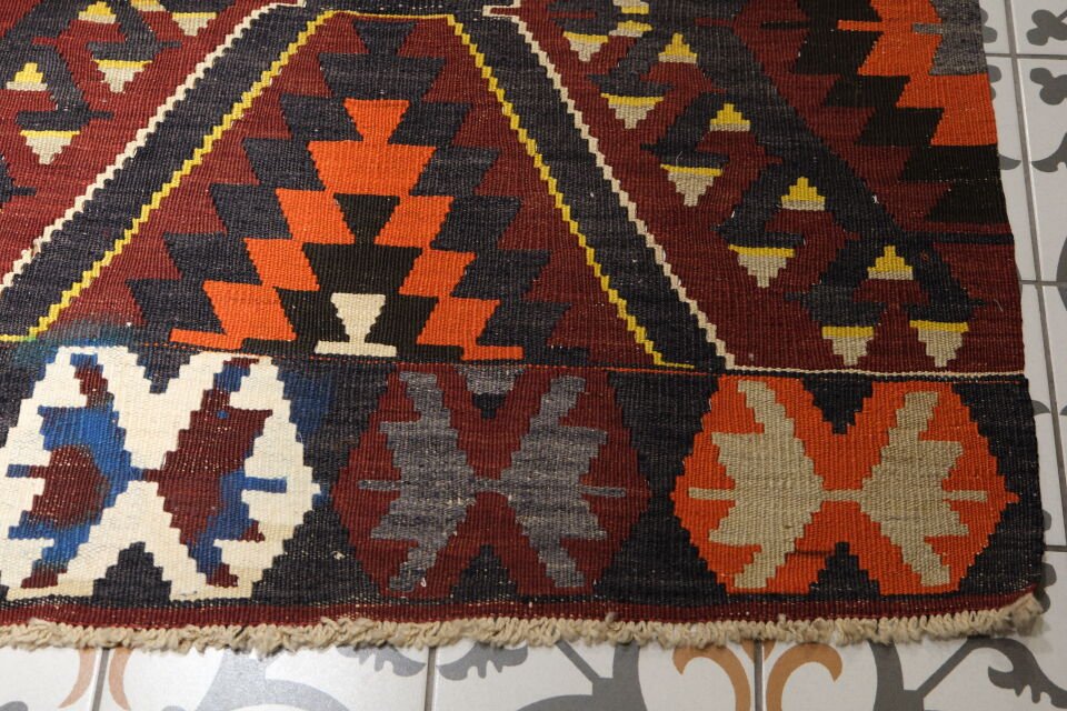 Vintage Anatolian Kilim Runner – Geometric Tribal Design, Handwoven Wool