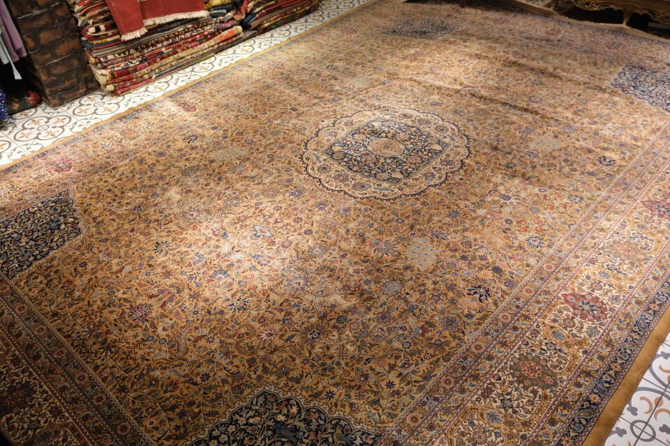 Antique Sivas Rug – Circa 1920s – Fine Wool | 334 cm x 485 cm