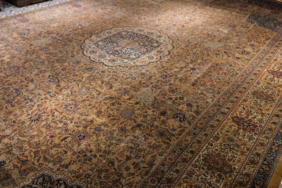 Antique Sivas Rug – Circa 1920s – Fine Wool | 334 cm x 485 cm