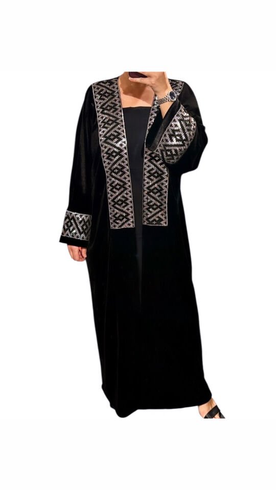 Velvet Abaya – Handcrafted Tel Kirma (Metal Thread Beadwork) | One-of-a-Kind