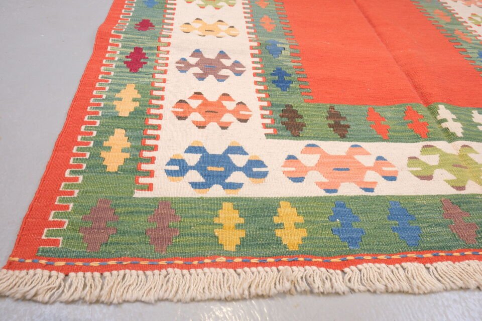 Handwoven Anatolian Kilim – Symbolic Prayer-Style Design | 156×215 cm | Nakishe