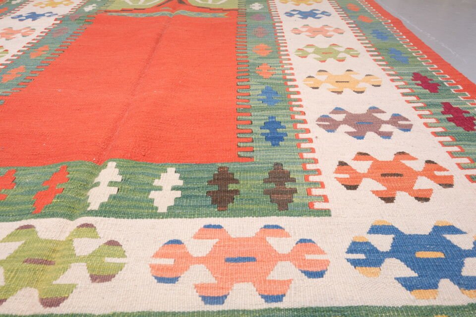 Handwoven Anatolian Kilim – Symbolic Prayer-Style Design | 156×215 cm | Nakishe