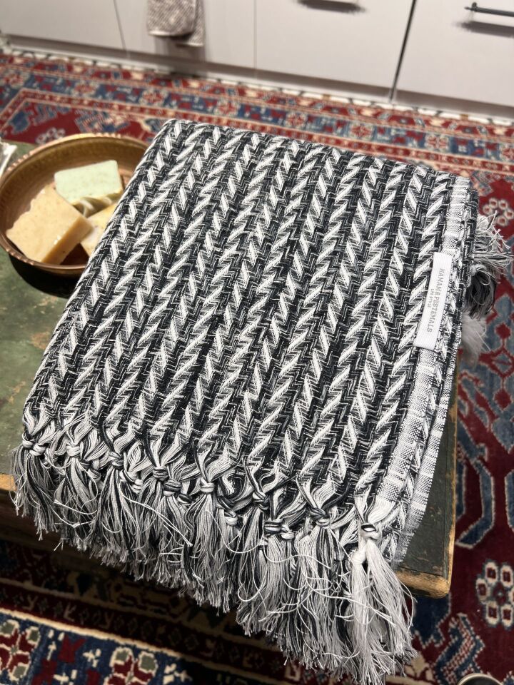 Black & White Textured Peshtemal