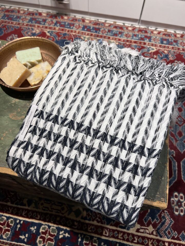 Black & White Gradient Weave Peshtemal