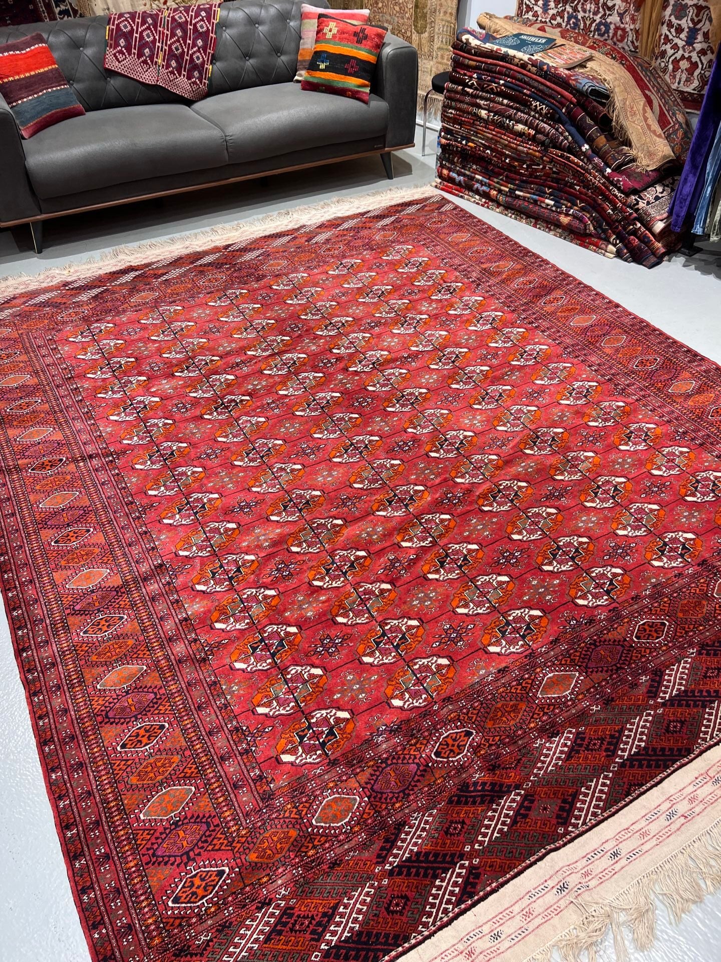 Antique Tekke Bukhara Rug - Circa 1920s Single-Knot Hand-Knotted Turkmen Carpet