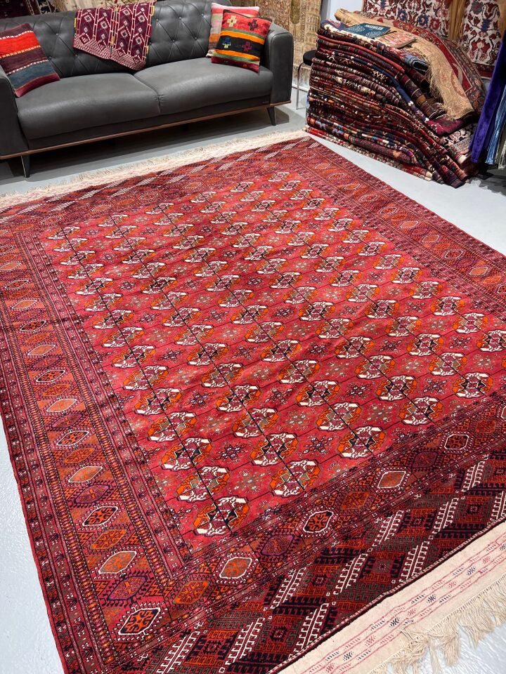 Antique Tekke Bukhara Rug - Circa 1920s Single-Knot Hand-Knotted Turkmen Carpet