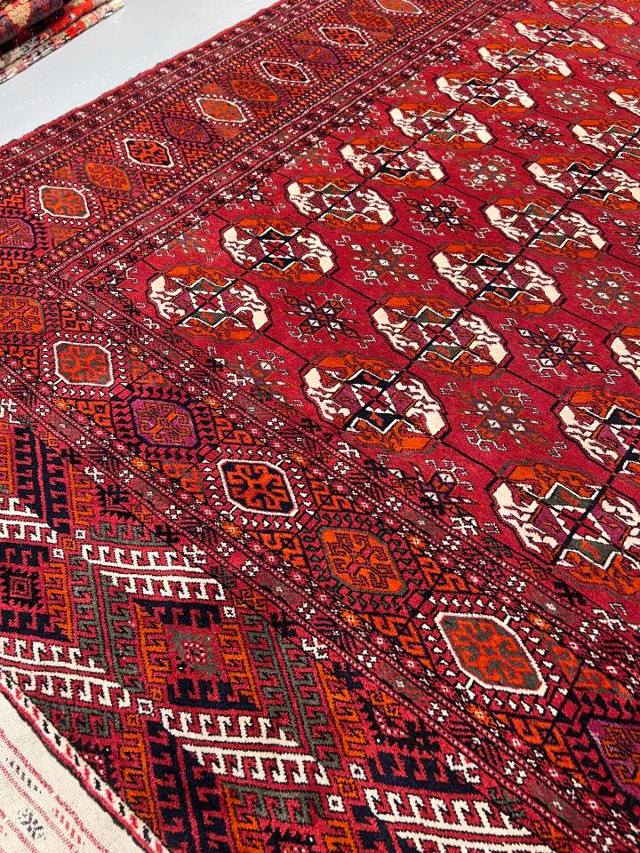 Antique Tekke Bukhara Rug - Circa 1920s Single-Knot Hand-Knotted Turkmen Carpet